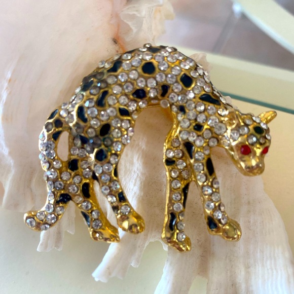 Rhinestone and Black Enamel Leopard/ Panther Gold-tone Brooch - Picture 1 of 4